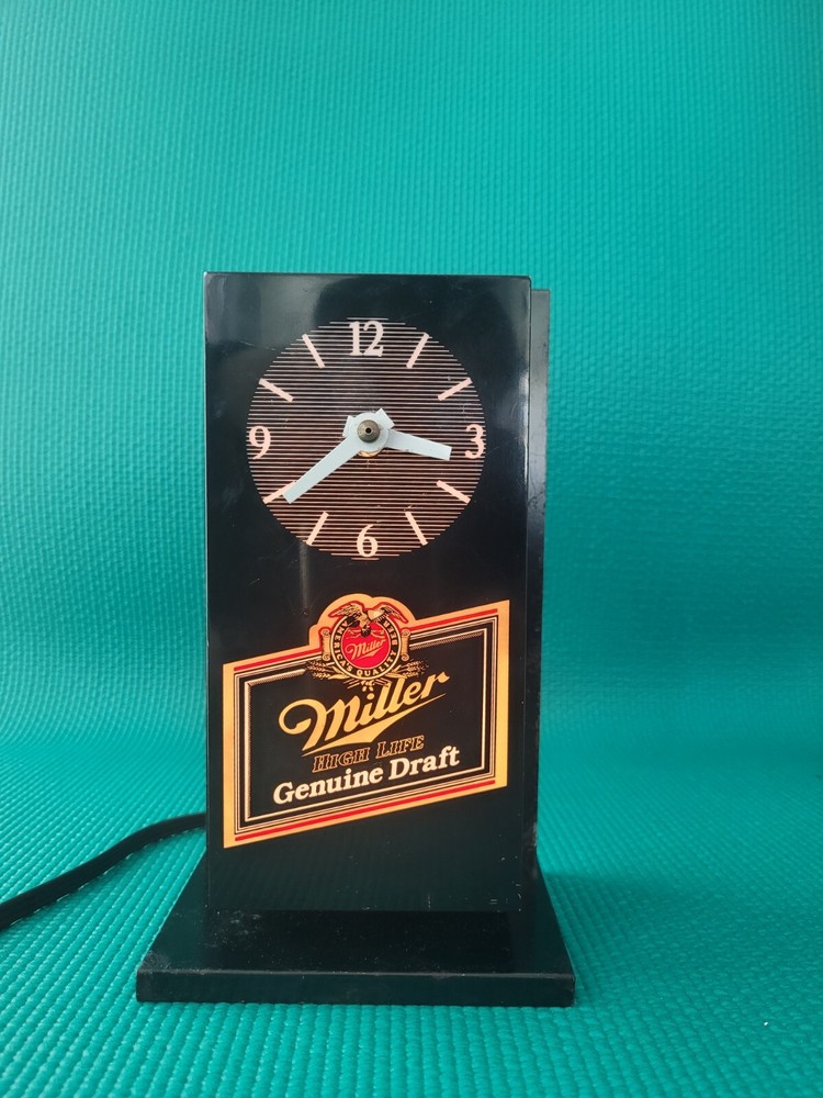 Vintage bar clock, Miller Brewing Co. Genuine Draft Cube Clock And Light. 