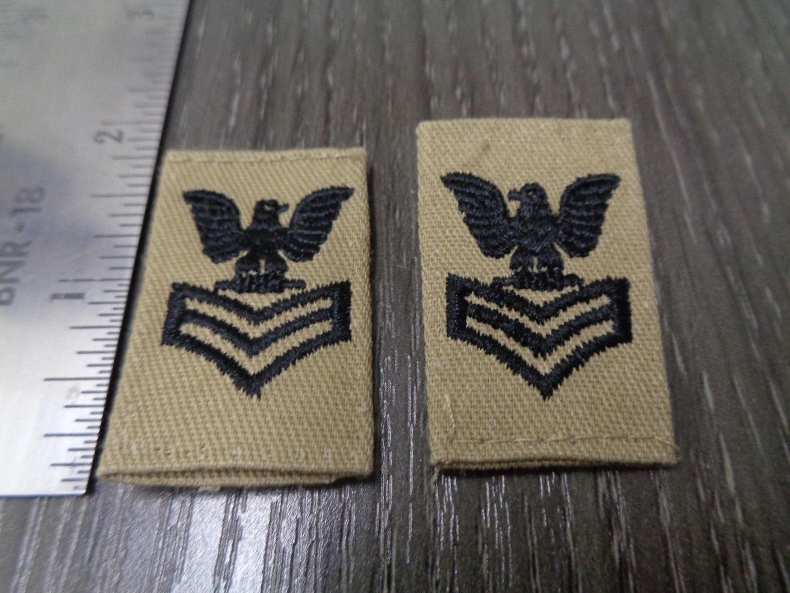 DESERT TAN USN SEABEE E6 PETTY OFFICER 1ST CLASS COLLAR DEVICE PATCH USED