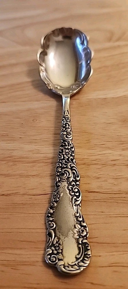 1894 Florida Pattern Sugar Shell  Spoon - 5 3/4" ' Int Silver