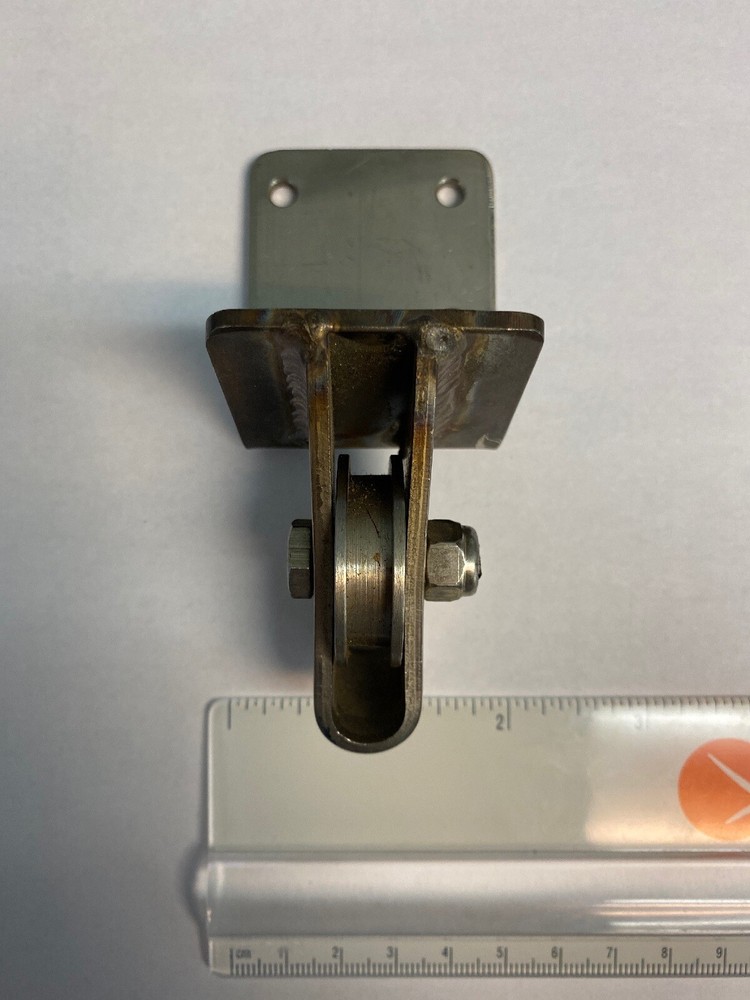 Stainless Mount And Block Centerboard Wire?