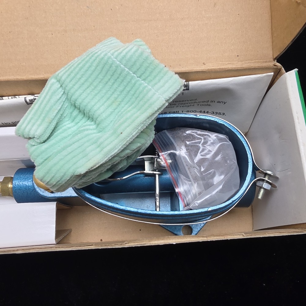 NEW Central Pneumatic Spark Plug Cleaner #32860