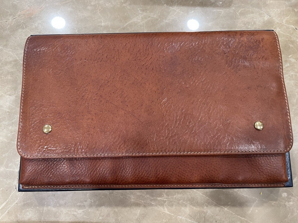 Visconti leather pen display case for multiple pens in box