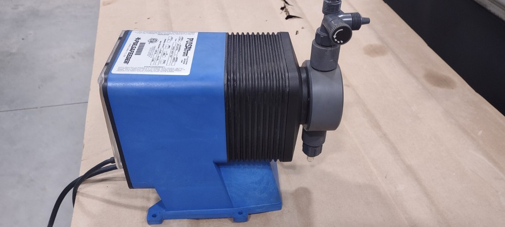 PULSATRON LPH4EA-WTC1 METERING PUMP