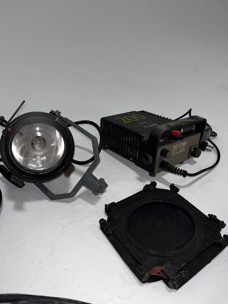 Joker Bug 200 Par HMI Light