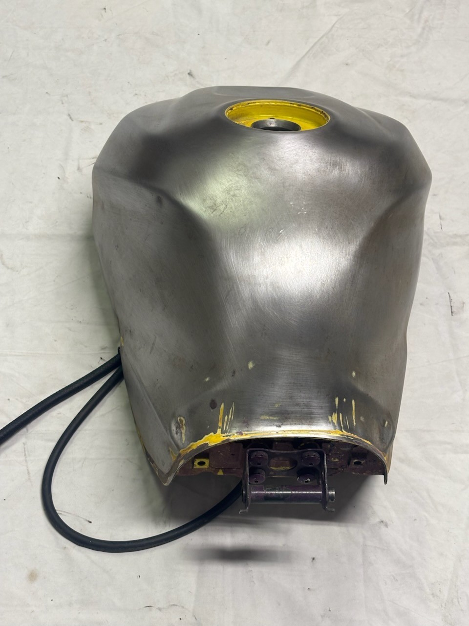 2004-2005 04 05 SUZUKI GSXR 600 750 OEM GAS TANK FUEL CELL RESERVOIR *NO DENT*