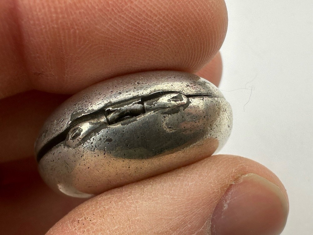 Antique Solid Silver Hallmarked Sovereign Single Case Available Worldwide