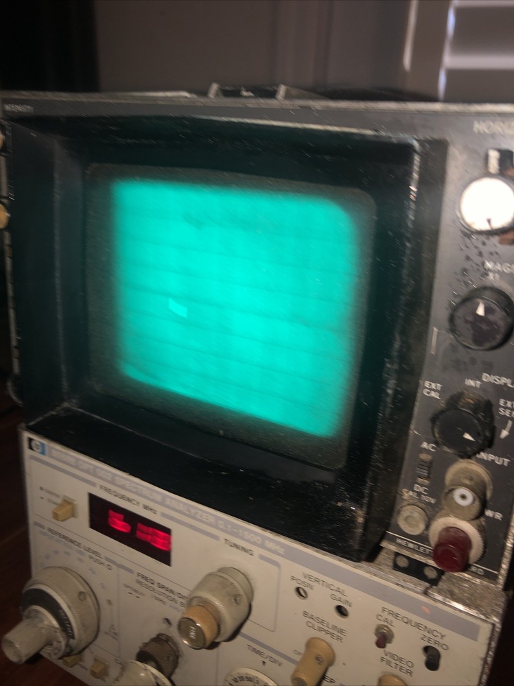Hewlett Packard 8558B OPT 002 Spectrum Analyzer / HP 181t display unit