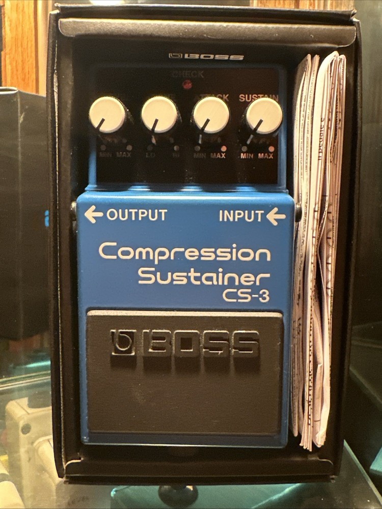 BOSS CS-3 Compression Sustainer Guitar Effects Pedal Open Box