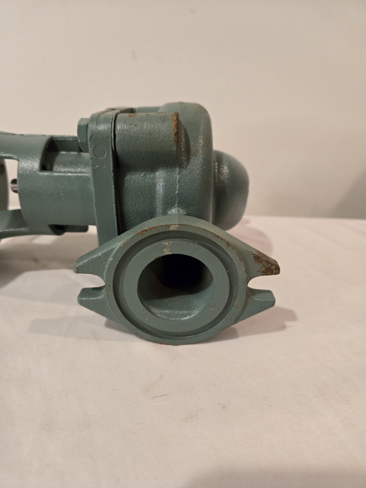 Taco 110 Pump Cast Iron Bracket Assembly 110-338 110-361RP