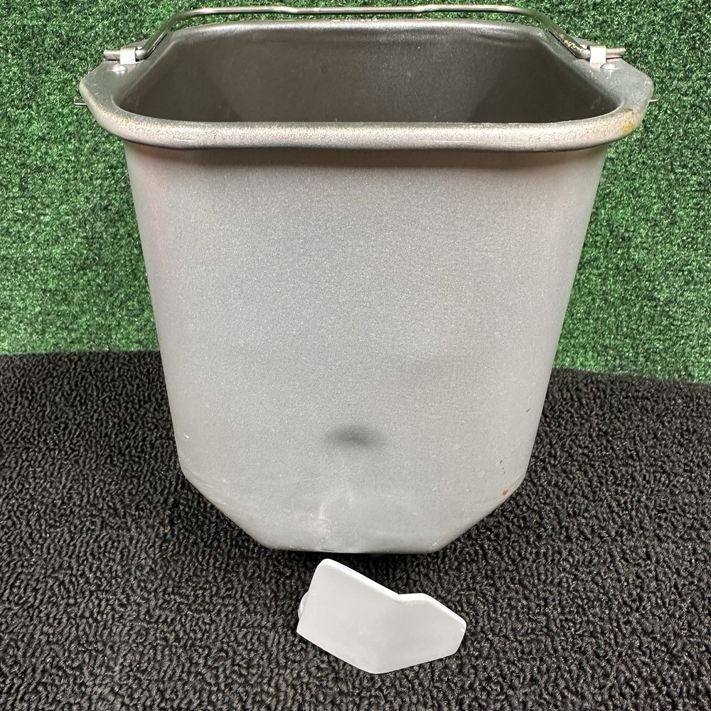 Breadman Model TR555LC Bread Maker Replacement Part Dough Mixing Pan & Paddle