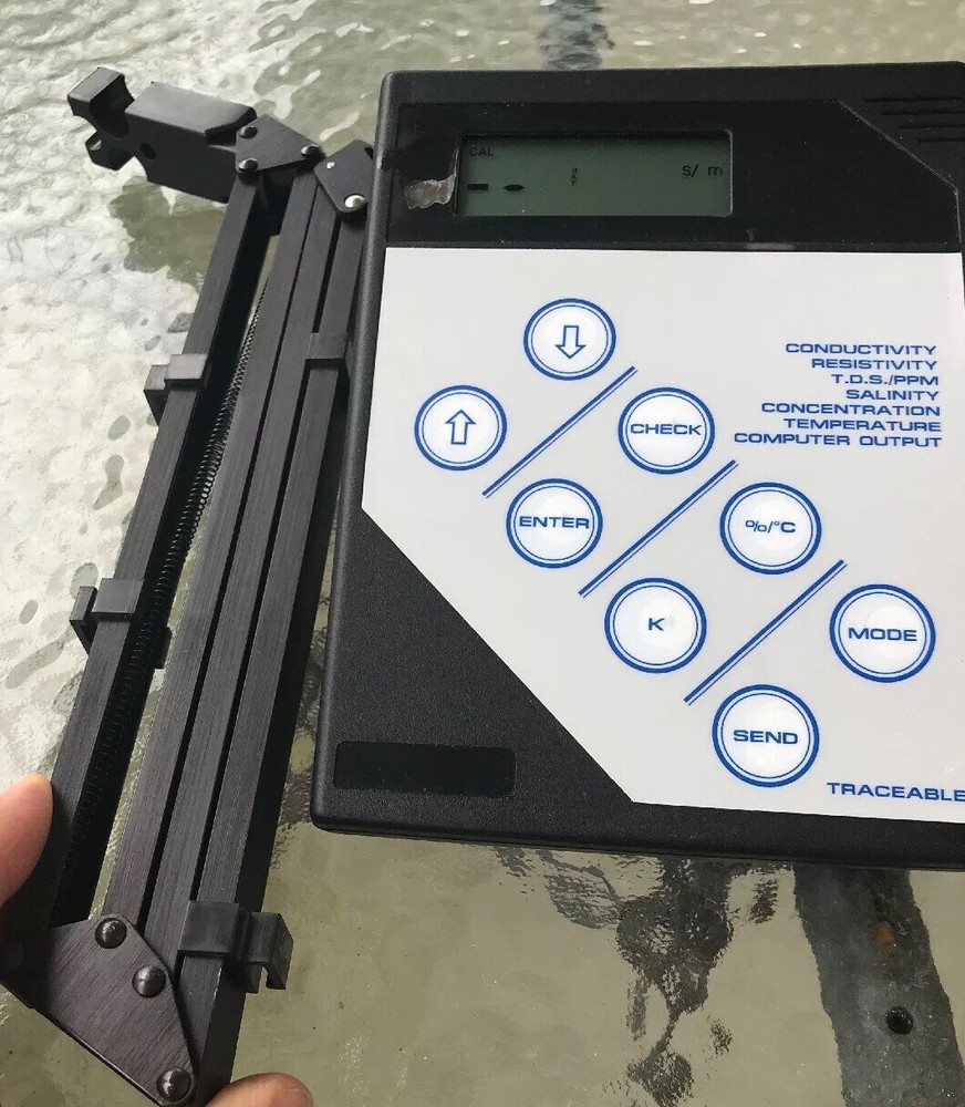 Traceable High Accuracy, Benchtop Conductivity Meter