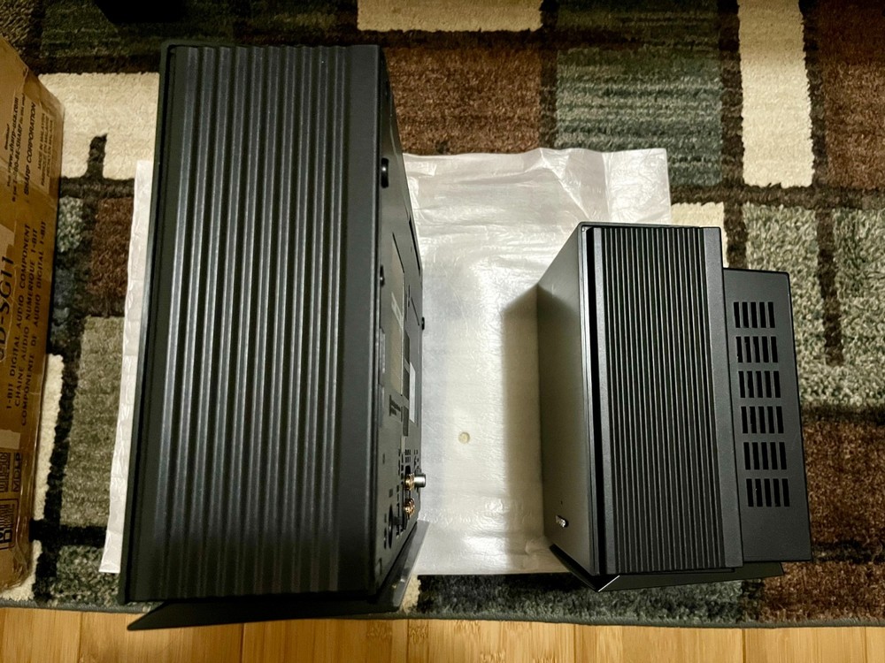 SHARP SD-SG11 Mini Component System CD/MD Player Tuner NM