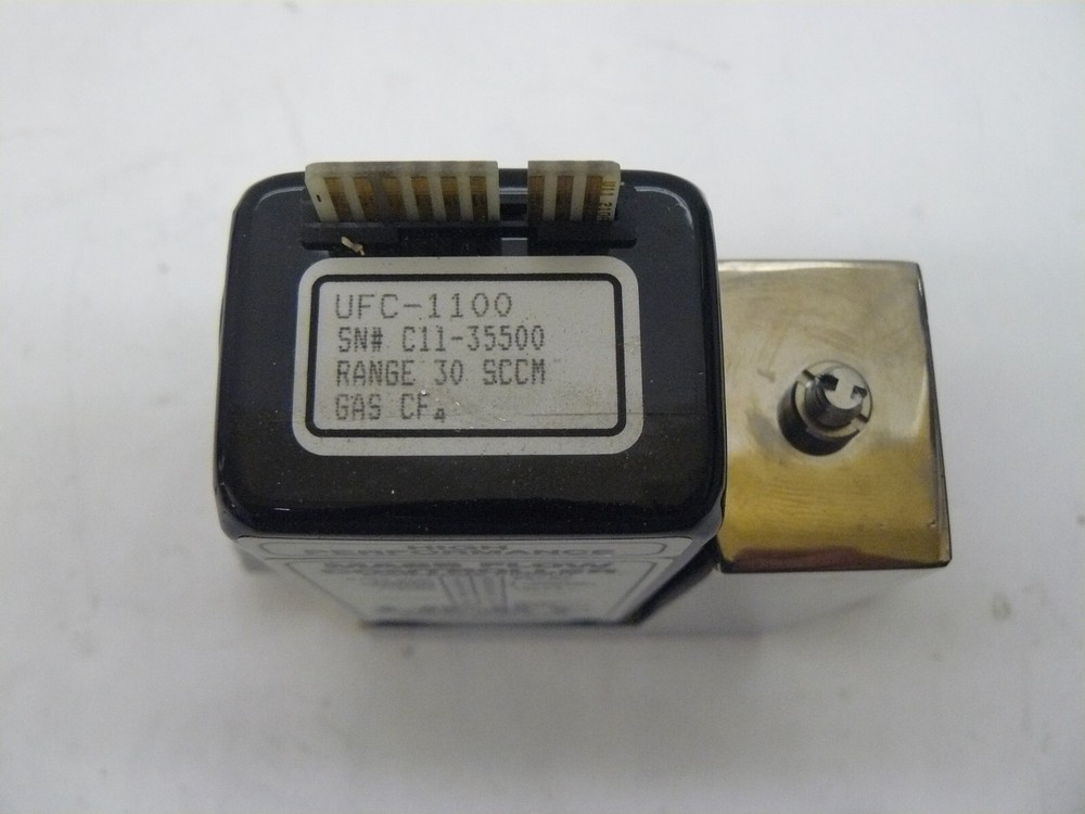 Unit Instruments UFC-1100 mass flow controller range 30 SCCM gas CF4