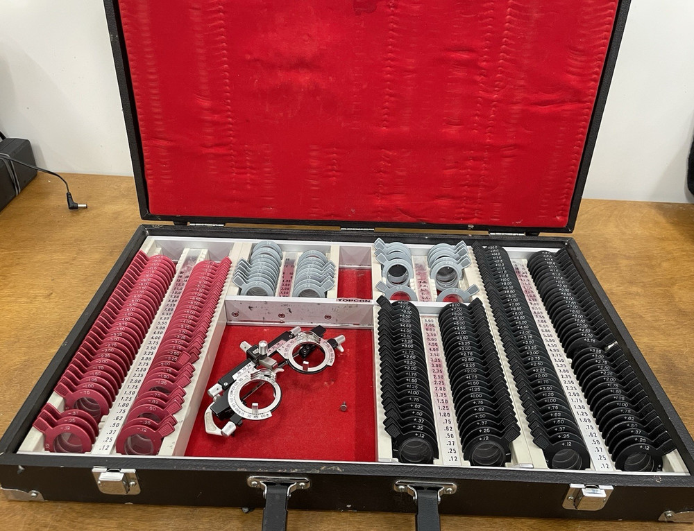 Topcon Spectrum Professional Optical Trial Lens Optometry Refraction Set w/ Case