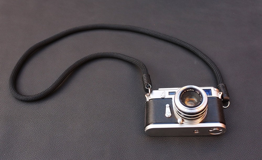Black Climbing Rope Camera Strap – Minimal & Durable