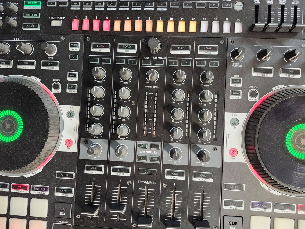 Roland DJ-808 DJ Controller