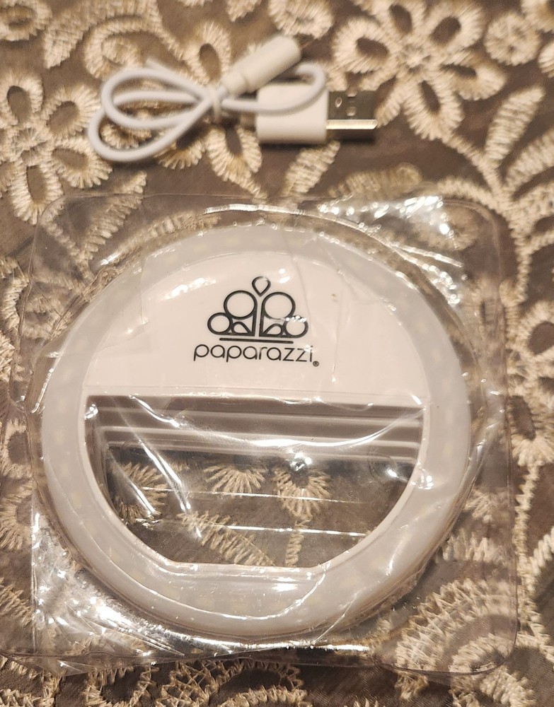 Paparazzi Consultant Light Ring Clip On USB Powered