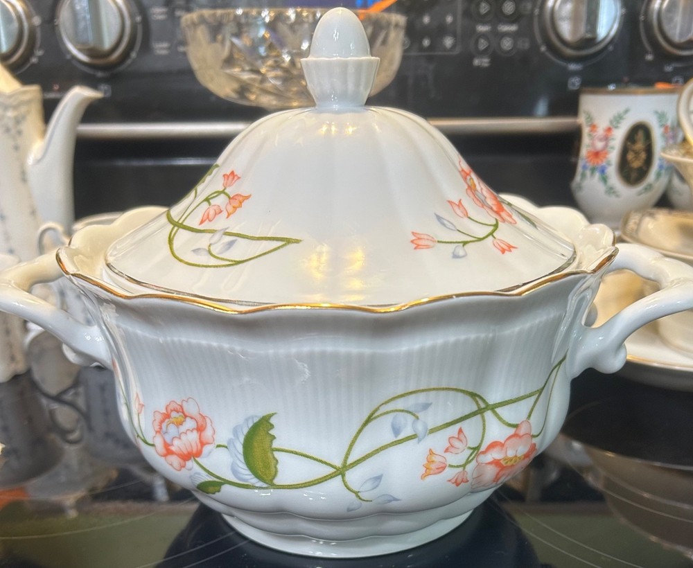 Walbrych Poland Trellis Tureen Choice