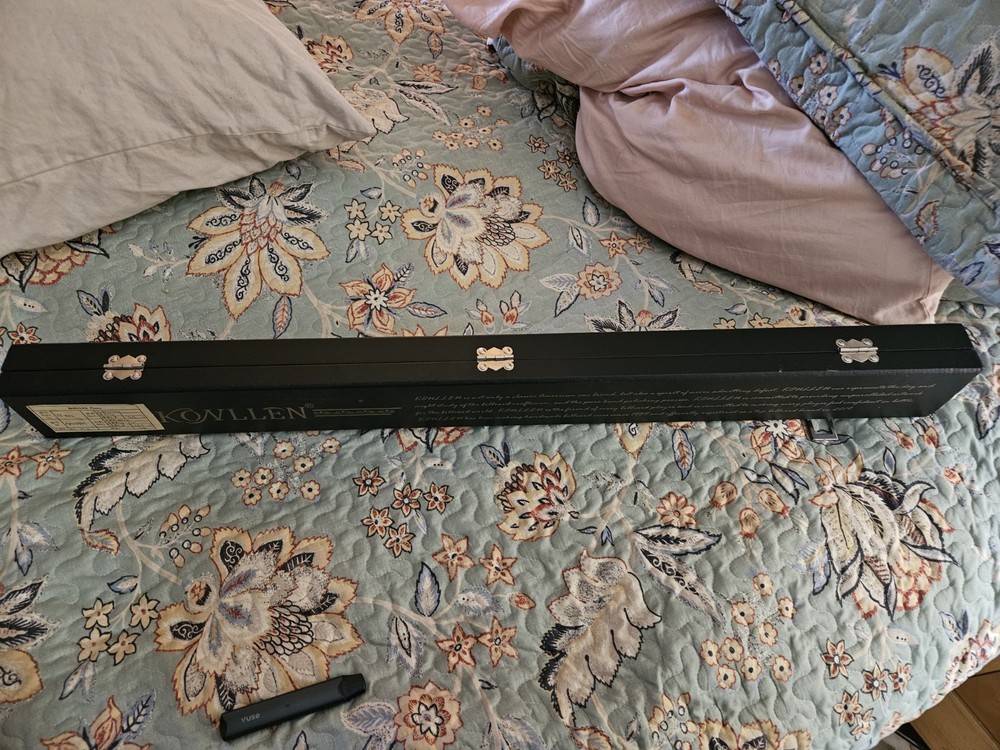 KONLLEN Brand Billiard Cue Case. Black. Hard Shell.