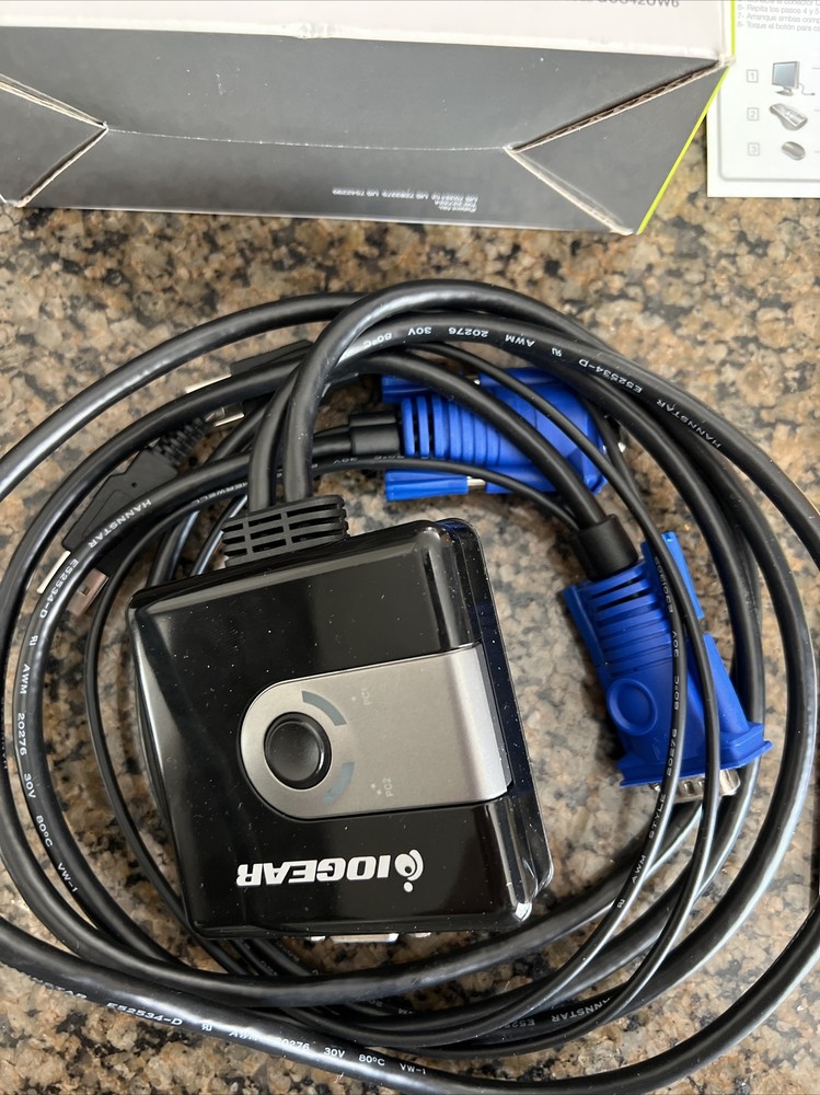 IOGEAR (GCS42UW6) 2-Ports External KVM switch USB