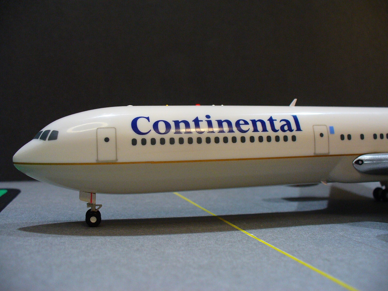 1:200 Airline Antenna Upgrade Kit