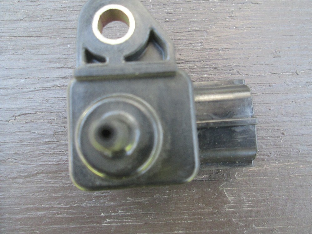 OEM SUZUKI 2002 - 2012 DL1000 VStrom BOOST SENSOR 28590-80C40