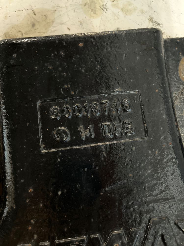 Neway Suspension Bracket (641-12364)