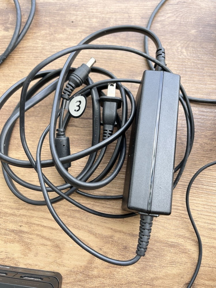 Sony PlayStation VR Bundle CUH-ZVR2 PS4/5 w/ MoveControllers , Camera