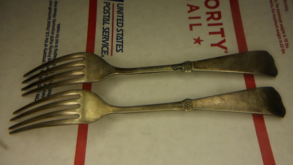 2 Rogers & Bro Dinner Forks 7.25 Inch Silverplate Flatware Xll