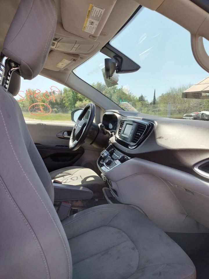 LEFT BLK ROCKER PANEL MOULDING OEM 2017 CHRYSLER PACIFICA