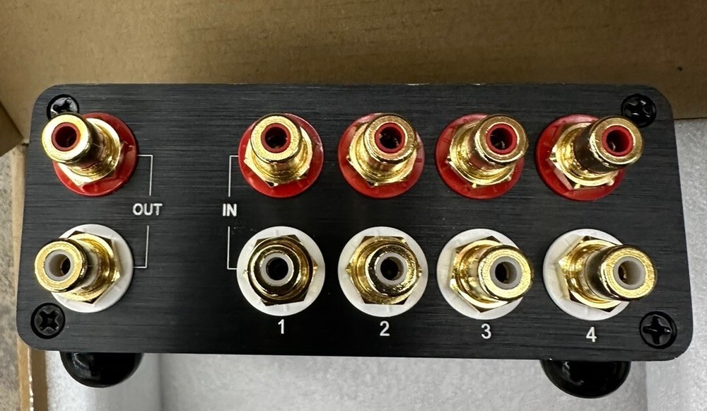 SOLUPEAK 4 to 1 RCA audio switch Stereo Signal Source Switcher Passive selector