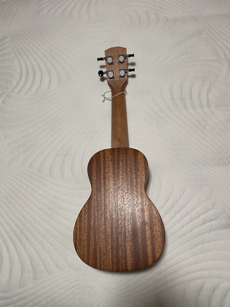 Alvarez RU22S Ukulele Excellent Condition