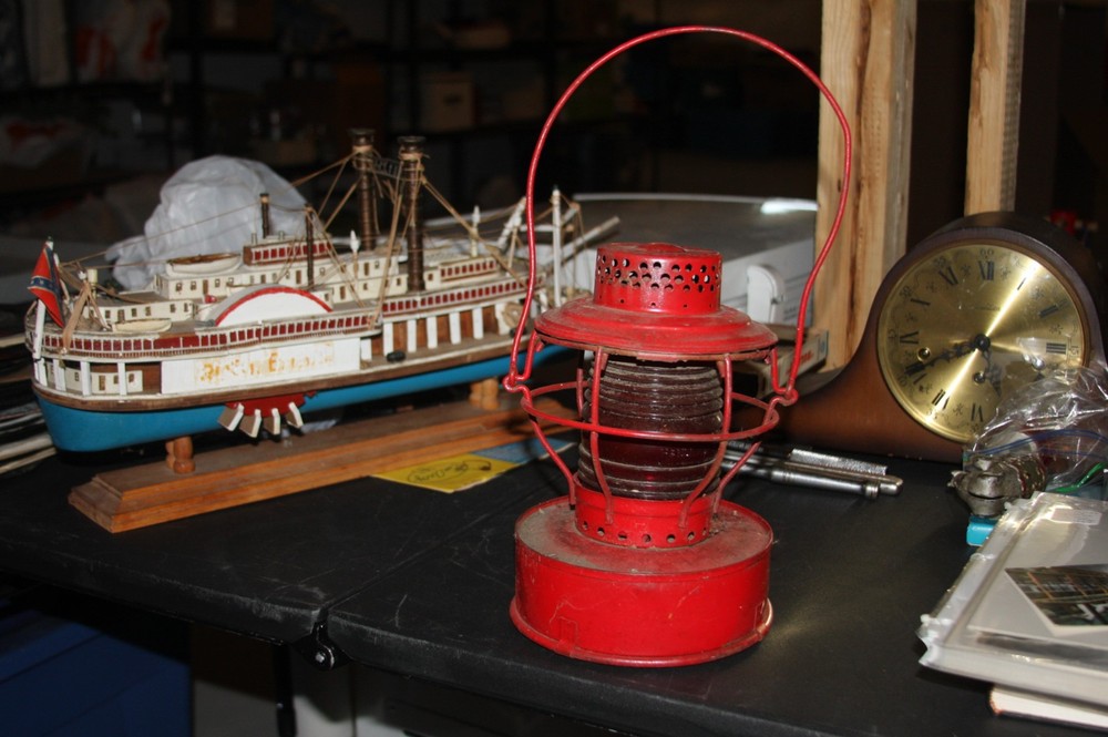 Vintage  Lantern Con Edison