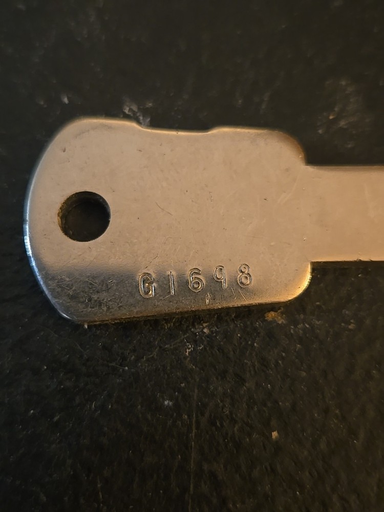 GREENWALD SENTINEL KEY CODED G1698 (3D5)