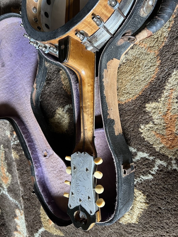 Regina 8-String Banjo 1920s with case