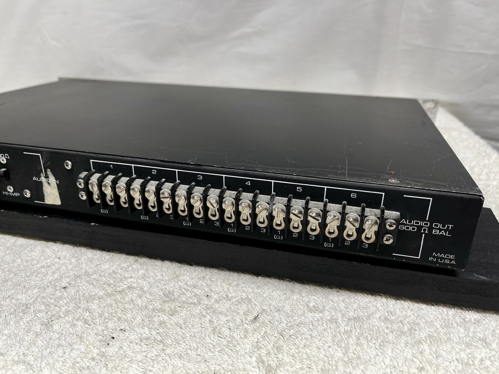 Shintron model 201 rackmount Audio Distribution Amplifier DA