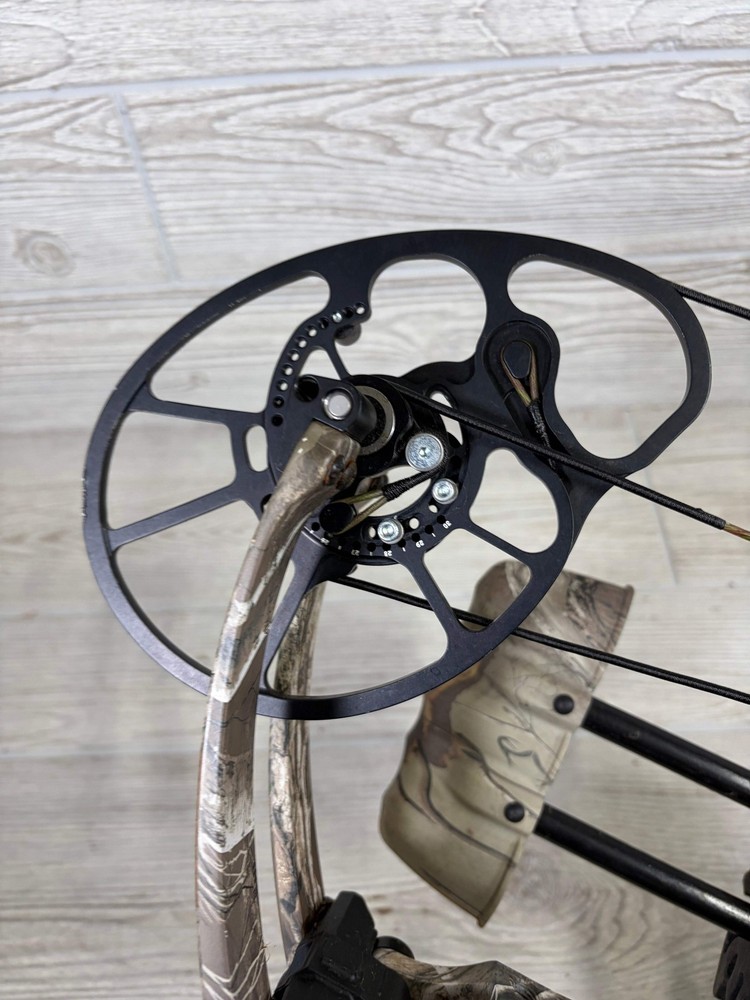 Bowtech Solution Realtree 50-60# Package Right Hand