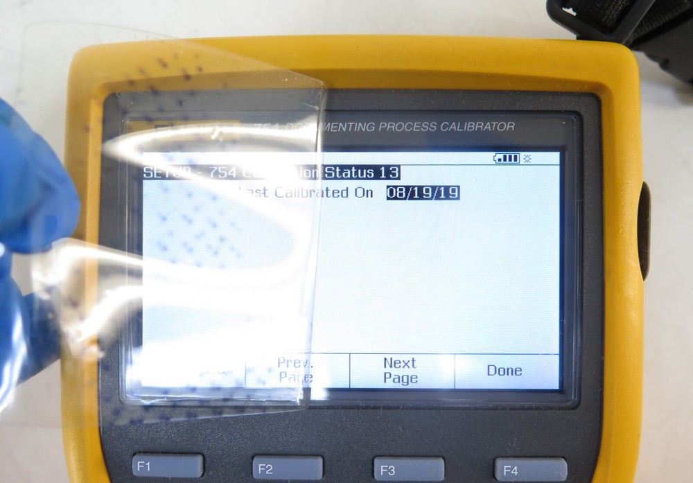 Fluke 754 Documenting Process Calibrator with HART Communication