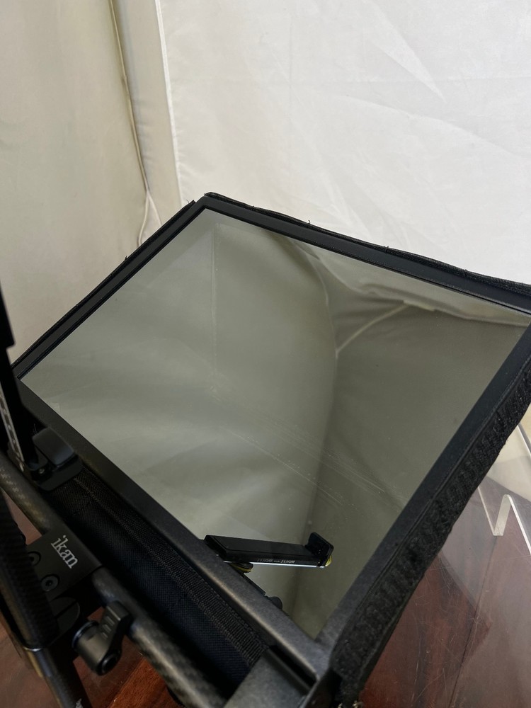 iKan iPad Tablet Teleprompter