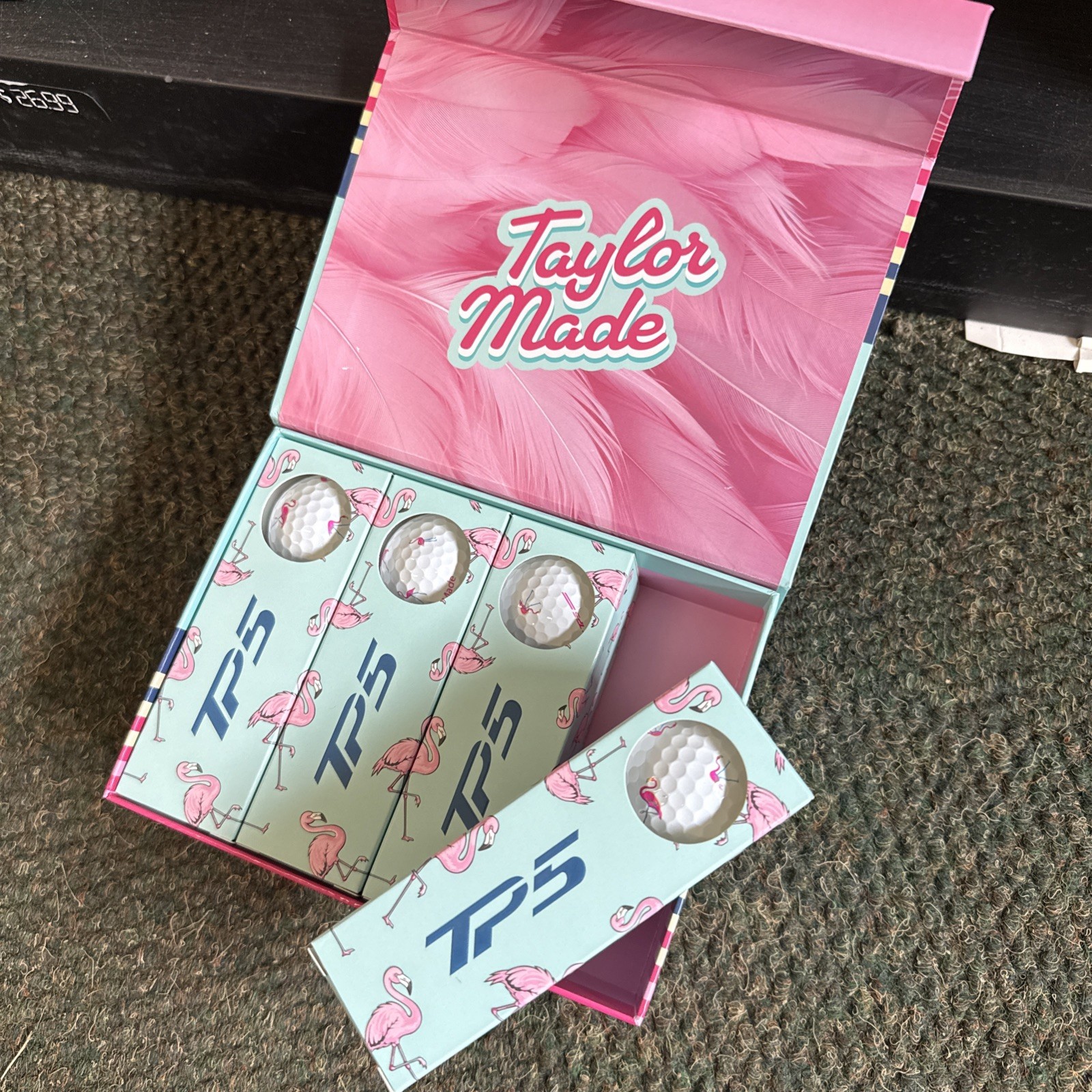 NEW TM Taylormade Tp5 PIX Flamingo March Hot Shot, 1 Sleeve