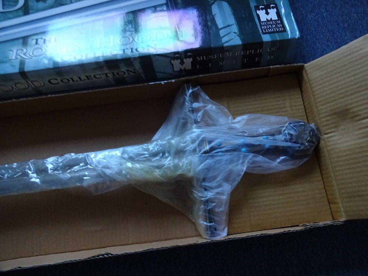 Movie Sword of Robin Hood - Officially Licensed With Plaque Made By Windlass.