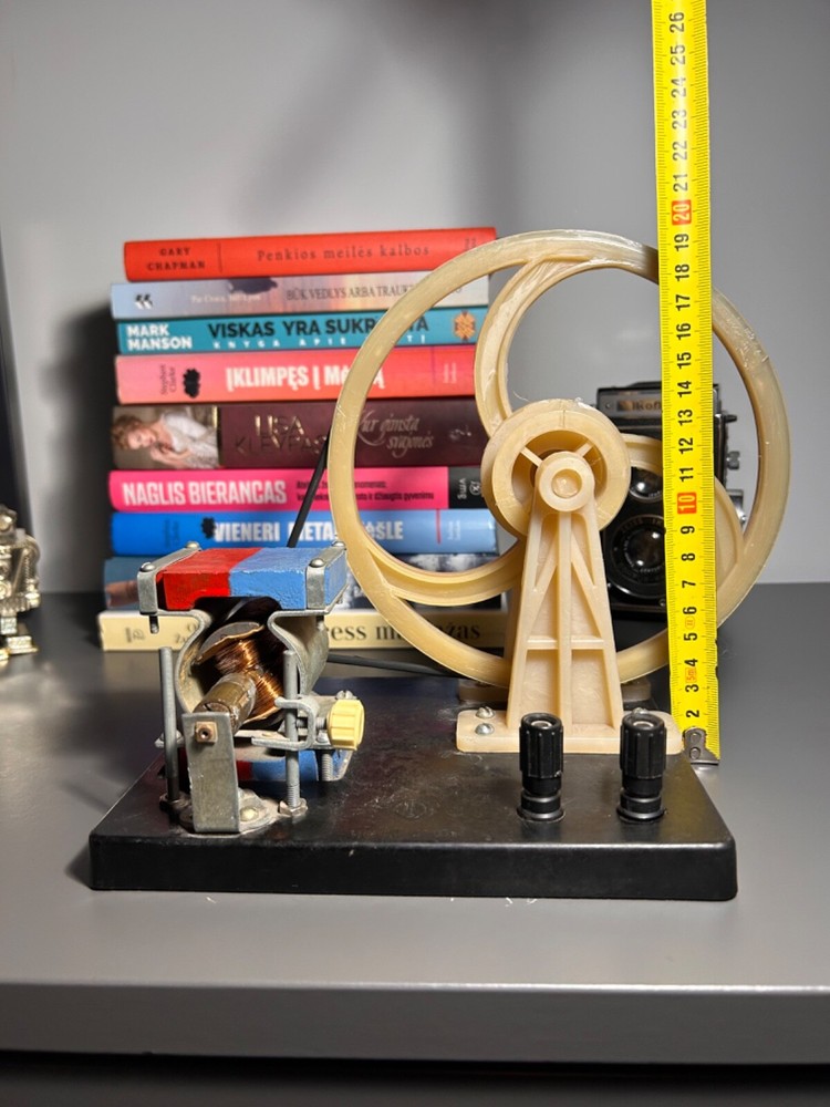Vintage Soviet Union DC Motor Model – Educational Physics Demonstrator – Collect