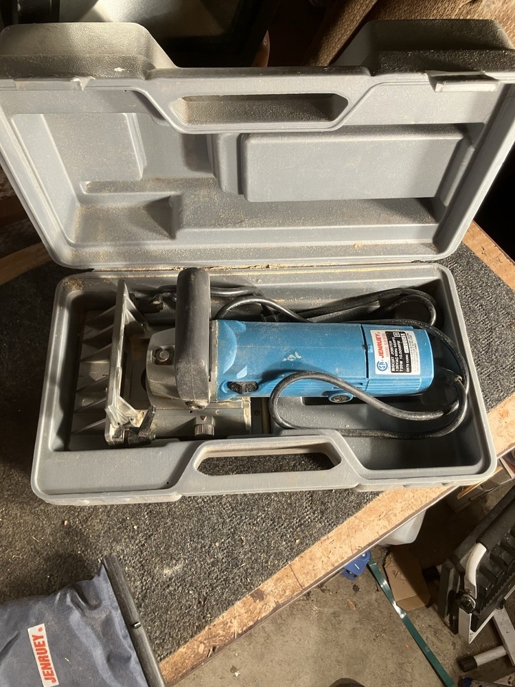 Jenruey Biscuit Joiner with Caseand Extra Biscuits