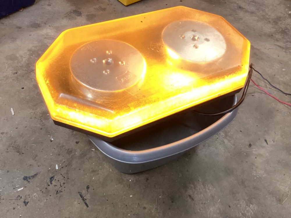 LED Amber Strobe light by Venta