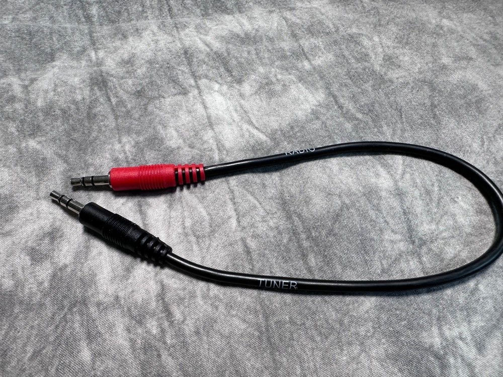 LDG AT-200Pro Desktop Antenna Tuner with Yaesu interface cable