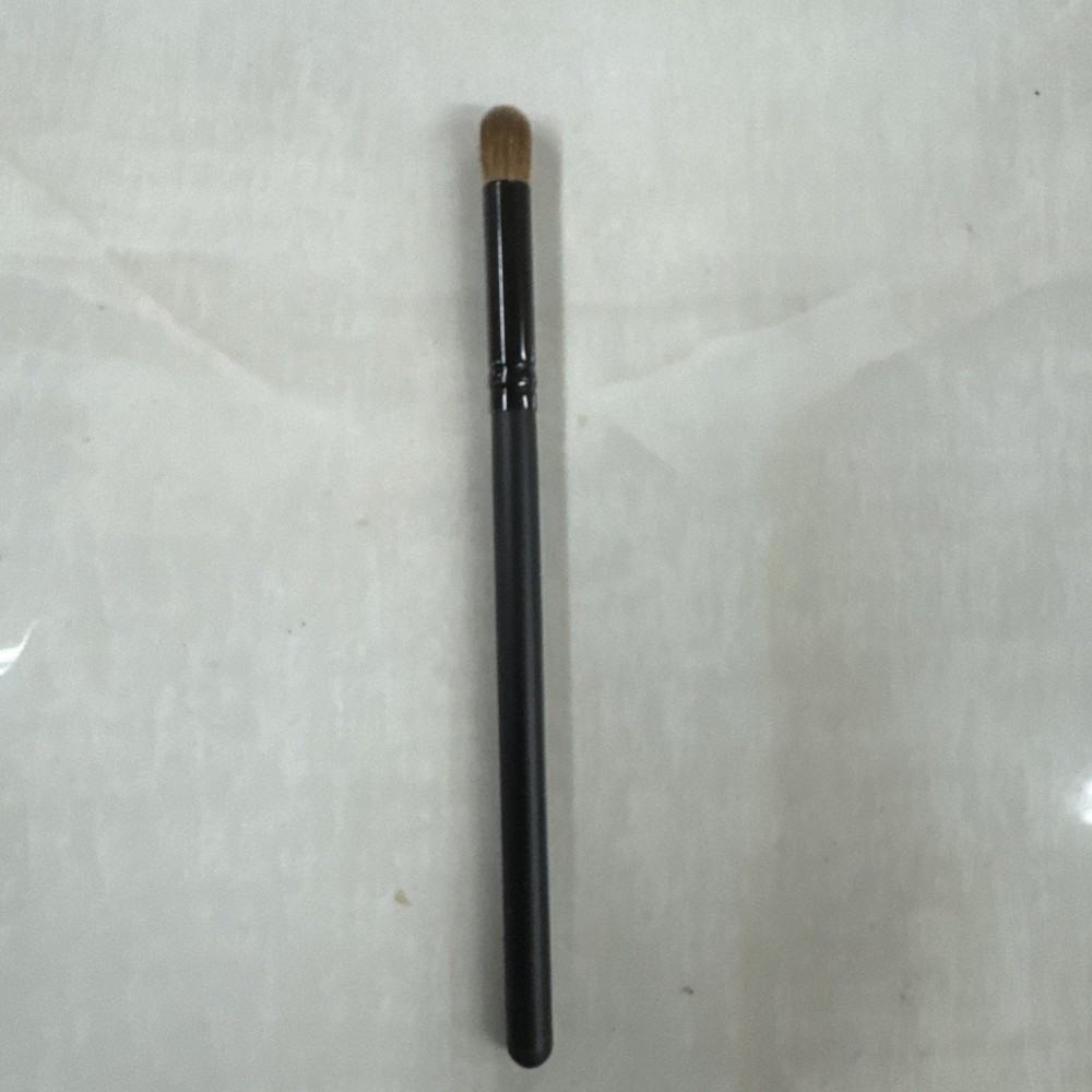 BASIC BEAUTY BLENDING EYESHADOW BRUSH-01