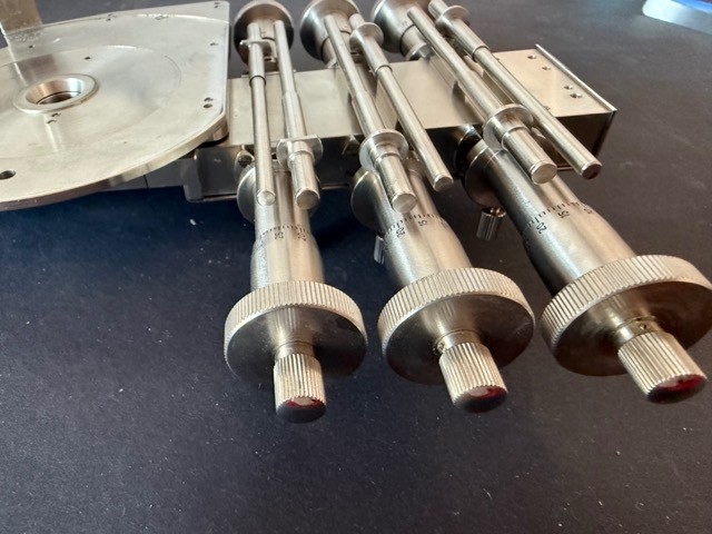 Leitz 6 Spindle Ernst Reitz's Integrating Stage - Microscope Rare Accessory