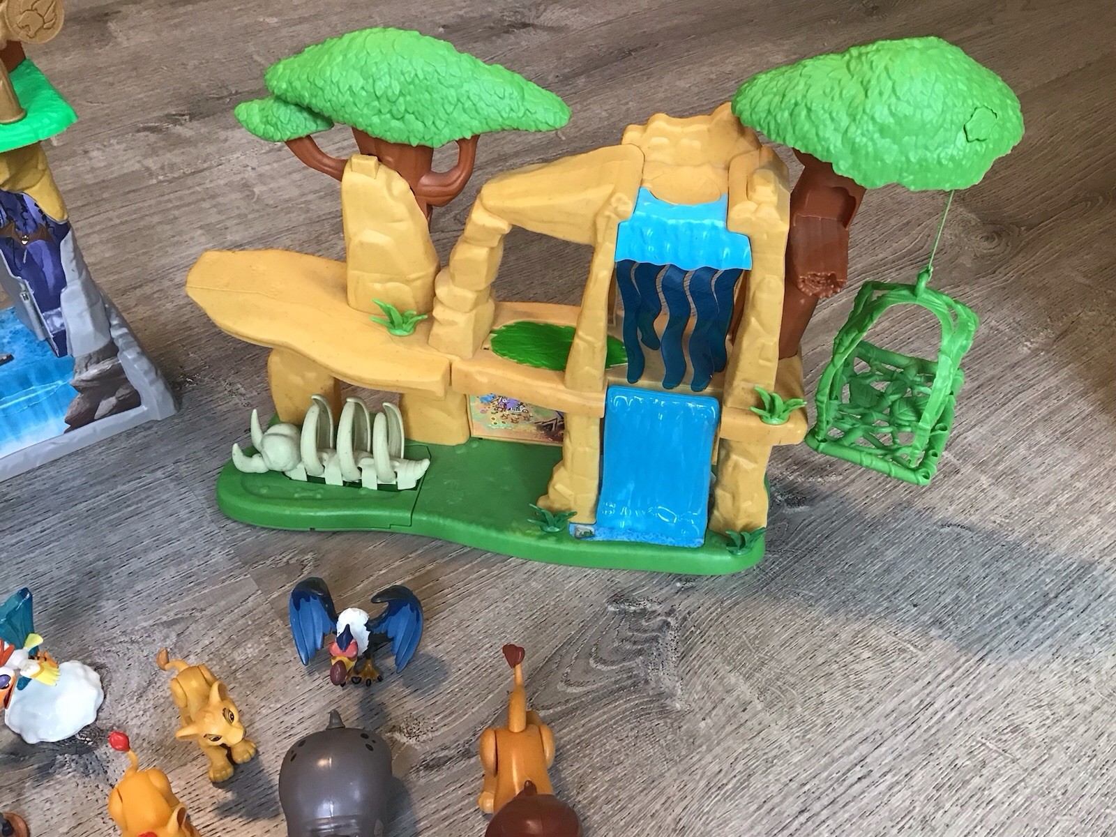 Disney Lion King Lion Guard Training Lair / Defend The Land / Rise Of Scar LOT
