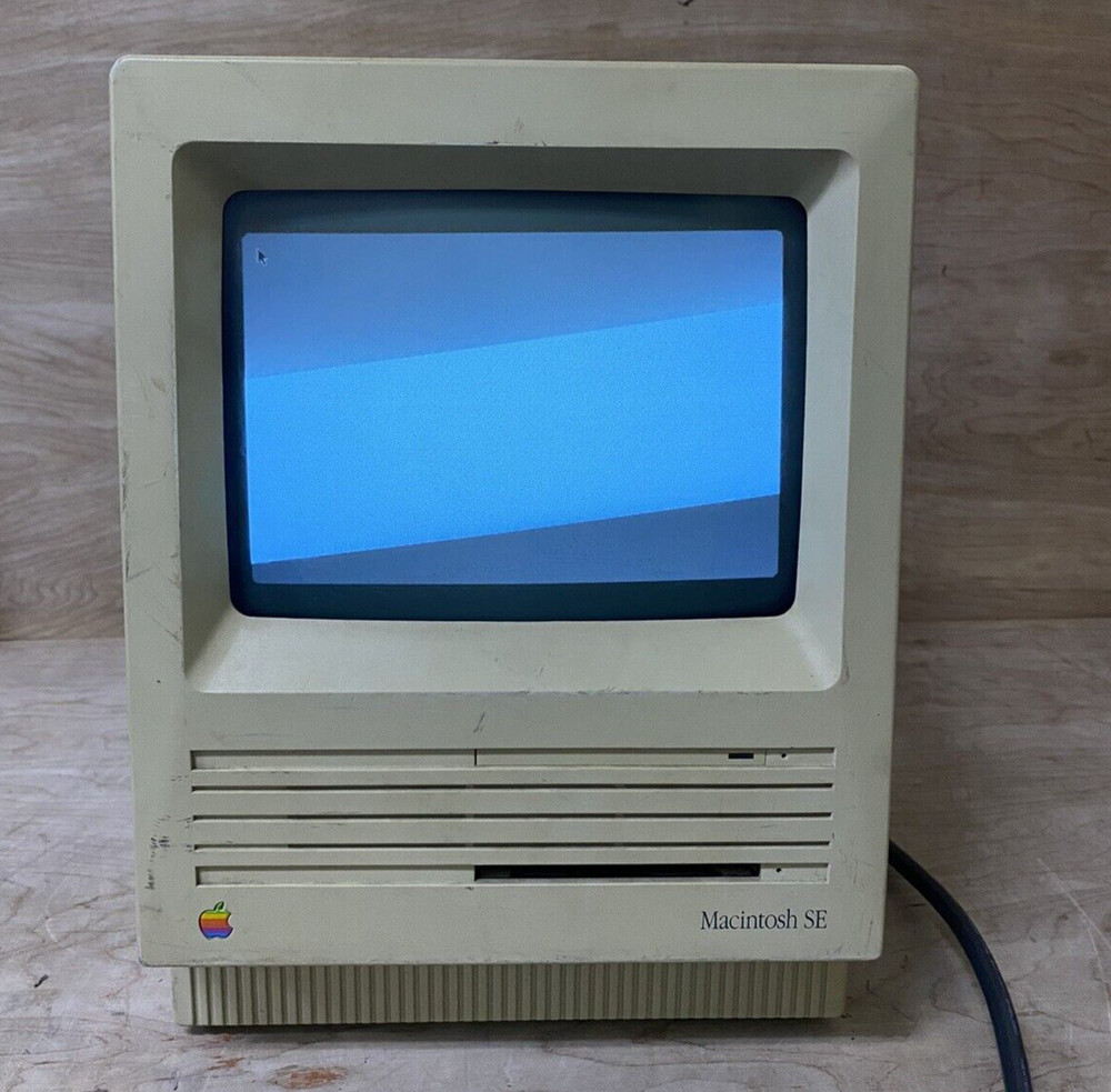 Apple Macintosh SE 1 MBYTE RAM 800K Drive 20SC Hard Disk  Model:M5011