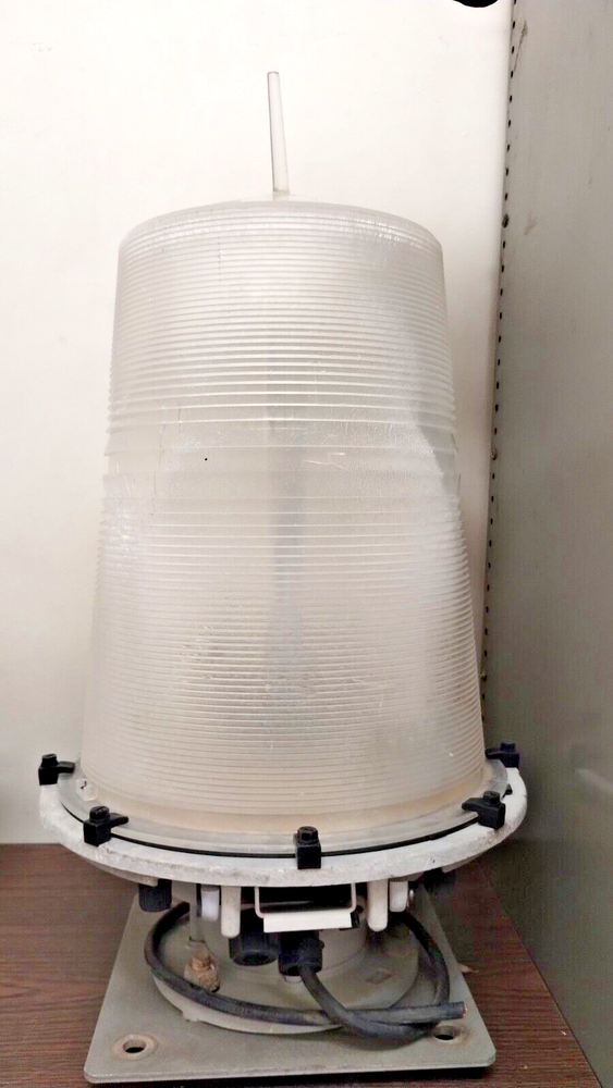 TWR Lighting FB-L-865 Beacon, Vintage High Voltage, pulled working.